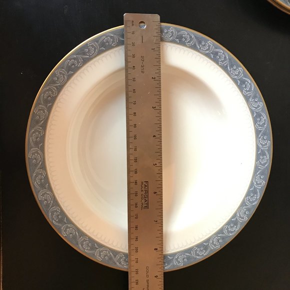 China Plates - Mikasa Chaucer Dinnerware Set Bone China - Blue White Gold - Picture 8 of 9